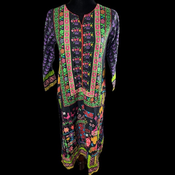Nisha Fashion Long sleeves colorful Bohemian print long tunic top - Picture 2 of 12